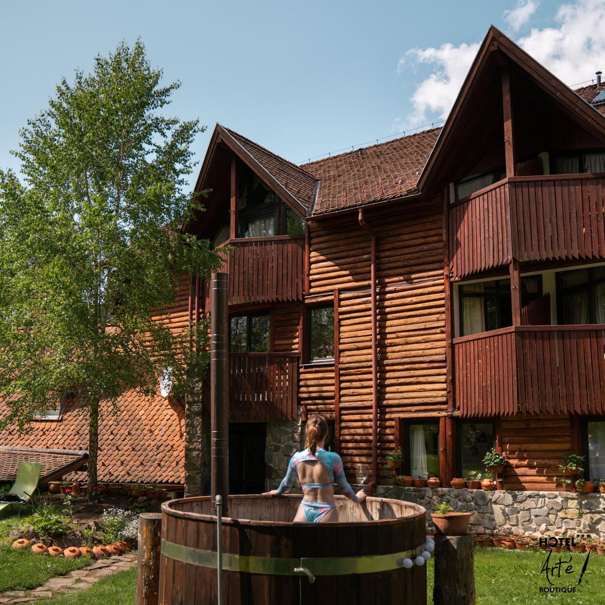 Art'E Boutique Rooms BaileTusnad Exterior foto